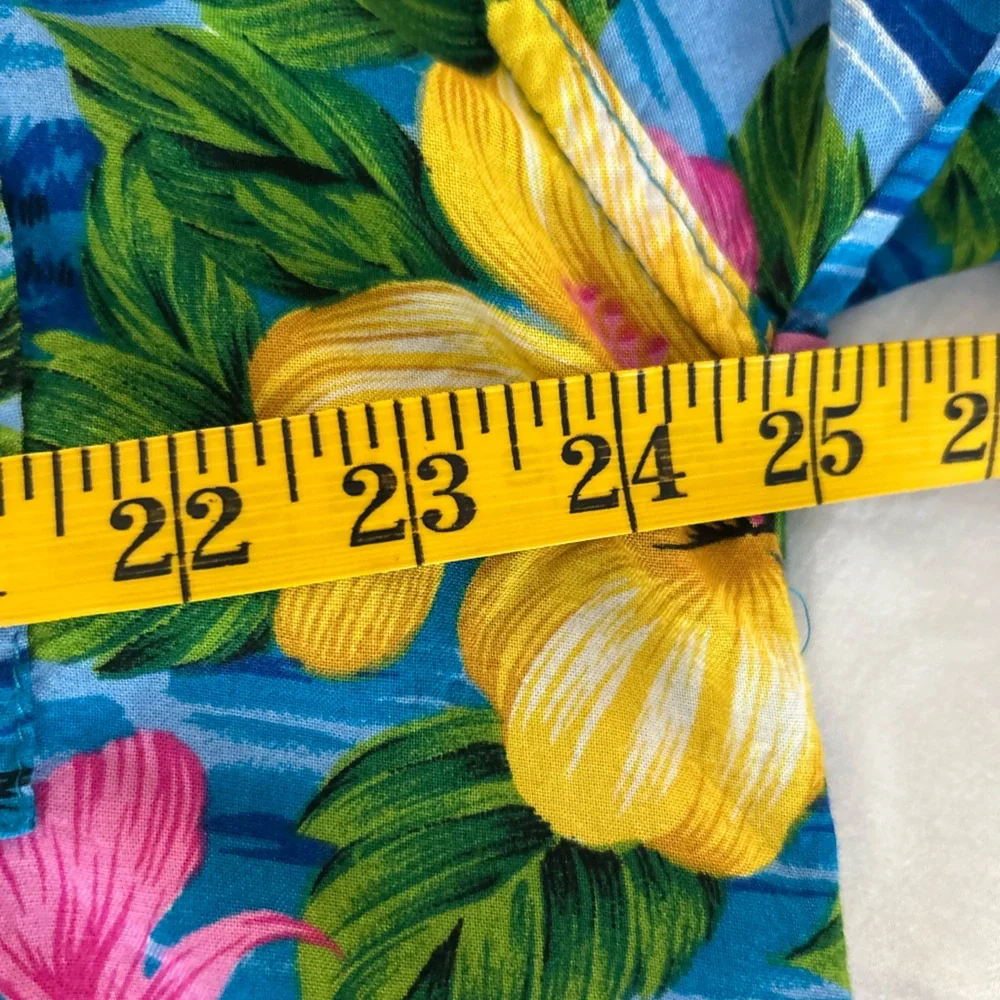 Rum Jungle Hawaiian Shirt. Made in Indonesia. Hibiscus flower/ocean print. XL